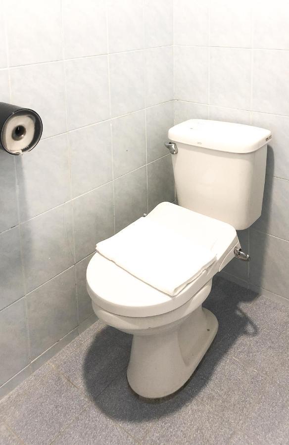 ホテル Hako Xpress Skudai Baru ジョホールバル エクステリア 写真